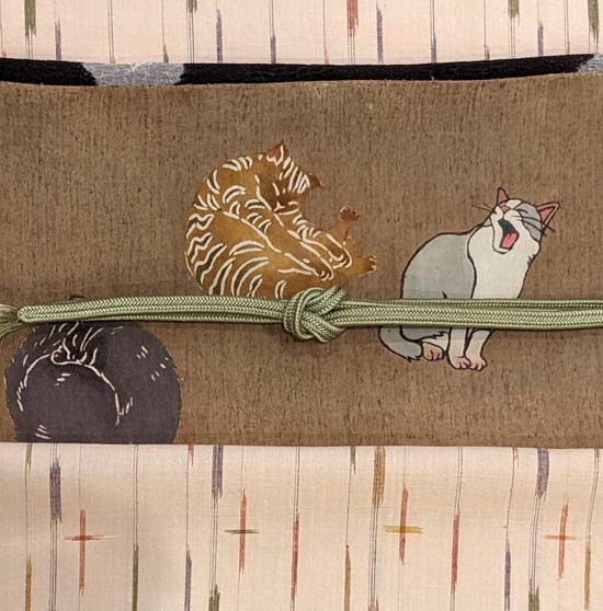 <span class="title">菜乃花さん猫帯登場！</span>