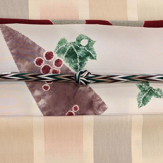 <span class="title">クリスマスにワインの帯を。着物も帯も半額～</span>