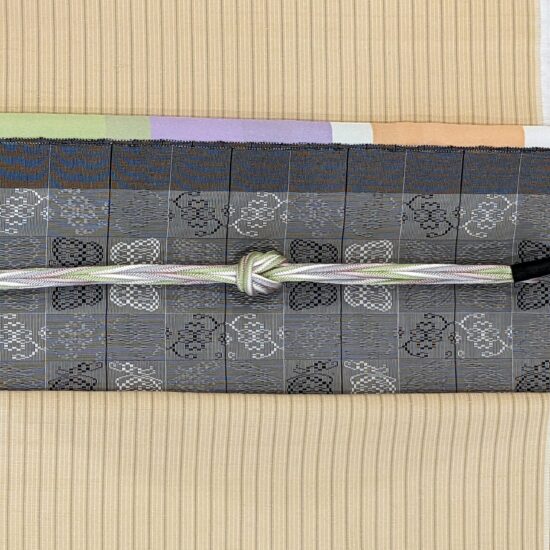 <span class="title">WINTER SALE で逸品レア紬をゲット！</span>